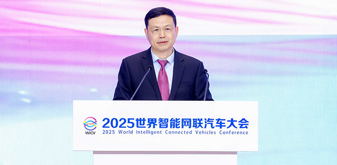 中国移动董事长杨杰：铸就“AI+”强劲引擎，共启“智车”美好新程